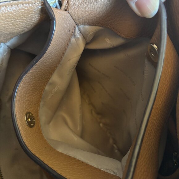 Michael Kors should bag/purse/tote - Picture 5 of 12